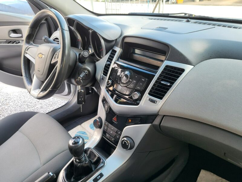Chevrolet Cruze 1.6 112 KM 100% Przebieg 186 Tyś km Sedan Z Niemiec Zapraszamy !!!