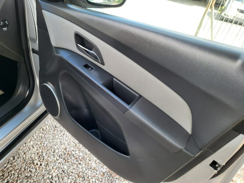 Chevrolet Cruze 1.6 112 KM 100% Przebieg 186 Tyś km Sedan Z Niemiec Zapraszamy !!!