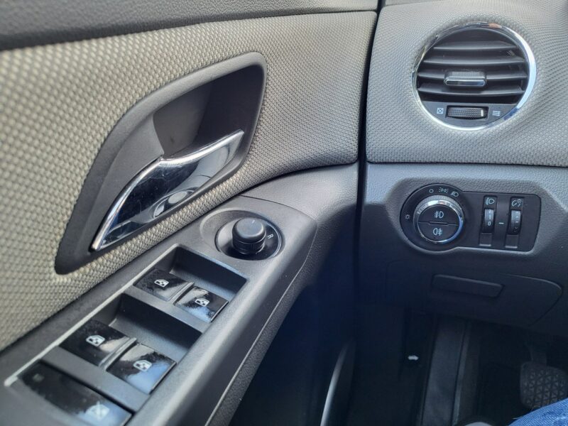 Chevrolet Cruze 1.6 112 KM 100% Przebieg 186 Tyś km Sedan Z Niemiec Zapraszamy !!!