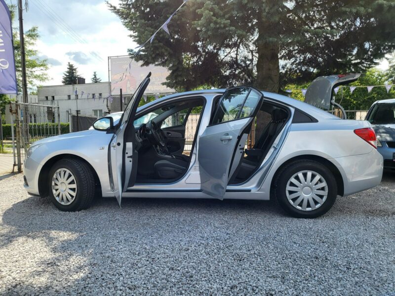 Chevrolet Cruze 1.6 112 KM 100% Przebieg 186 Tyś km Sedan Z Niemiec Zapraszamy !!!