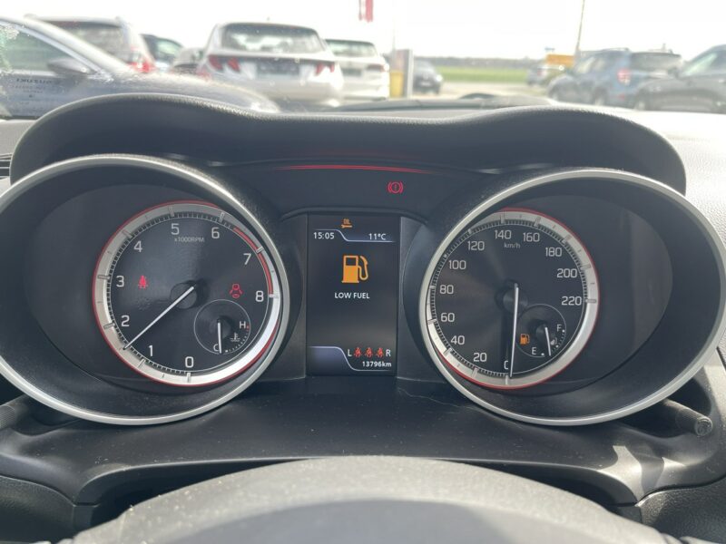Suzuki Swift 4x4 Klimatyzacja Cujniki parkowania mHEV VI (2017-)
