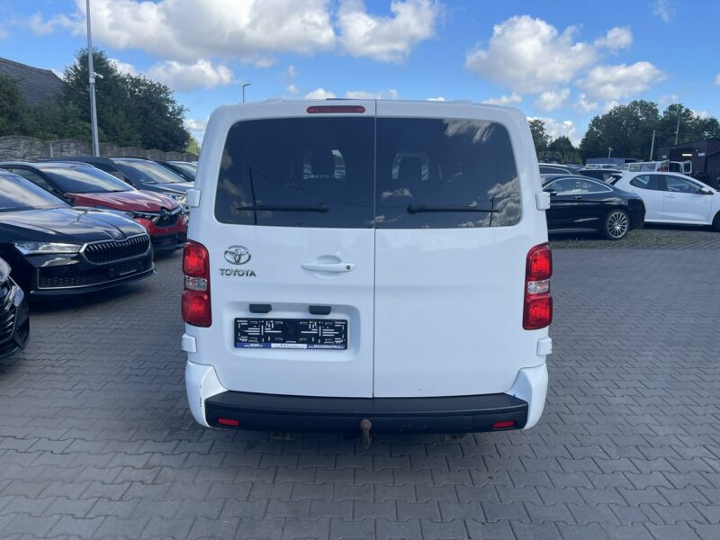 Toyota Proace Verso 8 osobowy Parktronik Hak