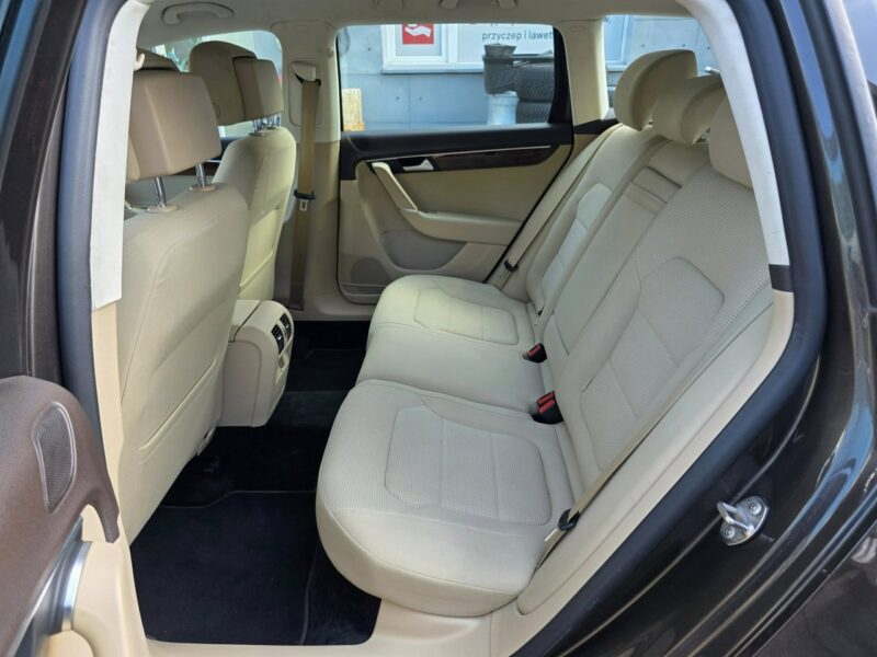 Volkswagen Passat 1.6 TDI 105 KM, Klimatyzacja, Webasto, El. Hak, Grzane Fotele, Alu B7 (2010-2014)