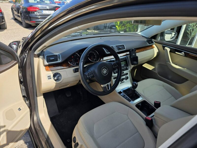 Volkswagen Passat 1.6 TDI 105 KM, Klimatyzacja, Webasto, El. Hak, Grzane Fotele, Alu B7 (2010-2014)