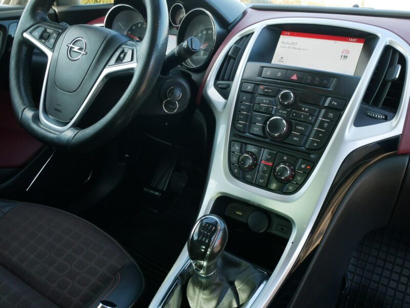Opel Astra GTC 1.6 SIDI Turbo 170KM [Eu5] Gaz LPG -Pakiet zima -Grzane fot i kier J (2009-2019)