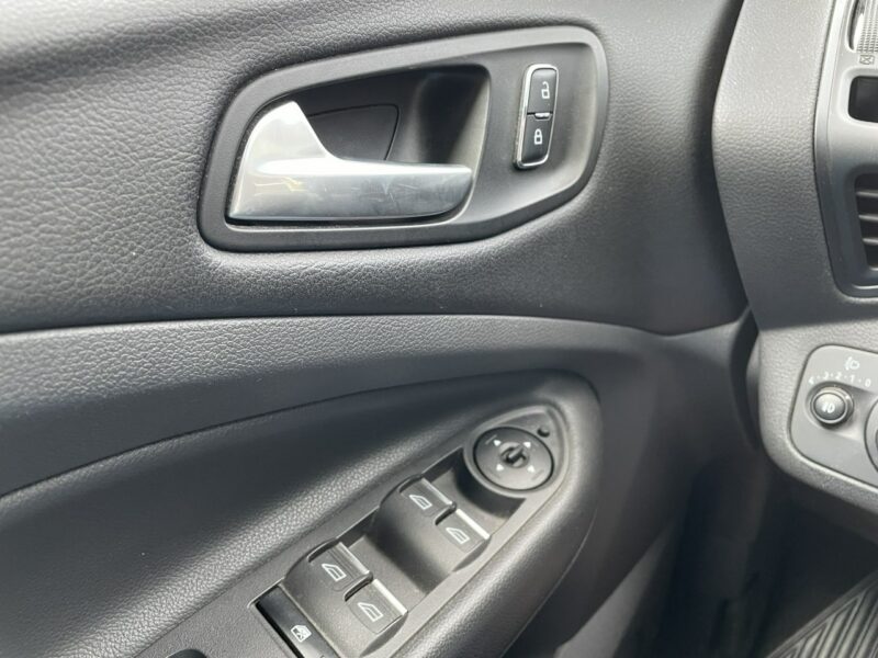 Ford Kuga Ford Kuga 1.5 EcoBoost Bogate wyposażenie 63558km Model 2016 II (2012-)