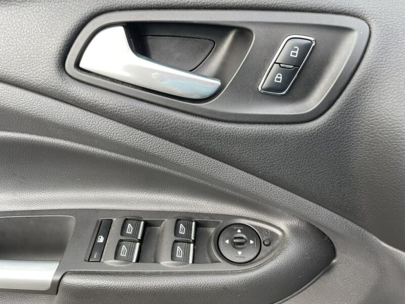 Ford Kuga Ford Kuga 1.5 EcoBoost Bogate wyposażenie 63558km Model 2016 II (2012-)