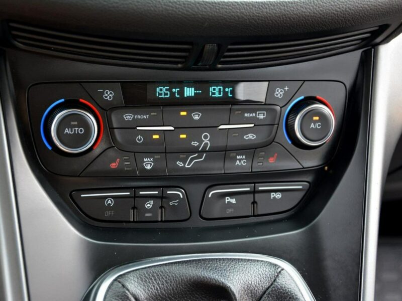 Ford Kuga 1.5i(150KM) Lift Titanium Ledy Duża Navi Tablet Kamera el.klapa II (2012-)