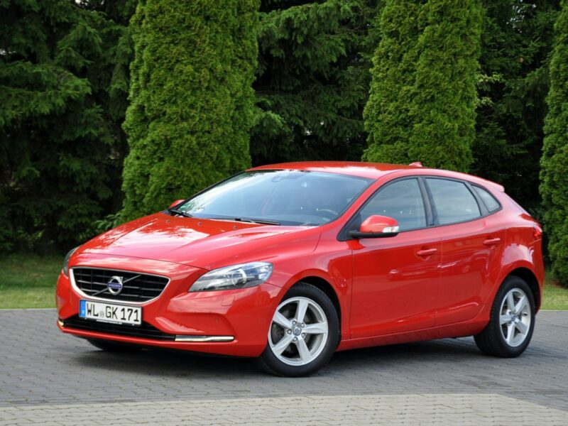 Volvo V40 1.6d(115KM)*Lift*Xenon*Led*Virtual*Kamera*Parkt Asista*Alu16"ASO FULL II (2012-)