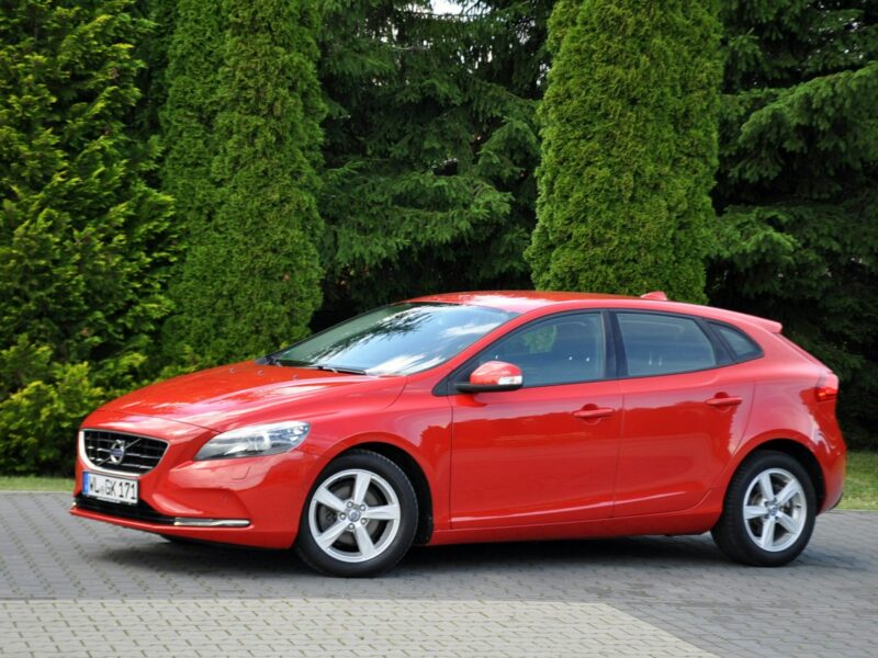Volvo V40 1.6d(115KM)*Lift*Xenon*Led*Virtual*Kamera*Parkt Asista*Alu16"ASO FULL II (2012-)