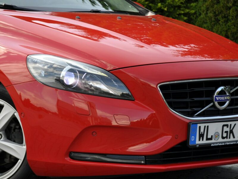 Volvo V40 1.6d(115KM)*Lift*Xenon*Led*Virtual*Kamera*Parkt Asista*Alu16"ASO FULL II (2012-)