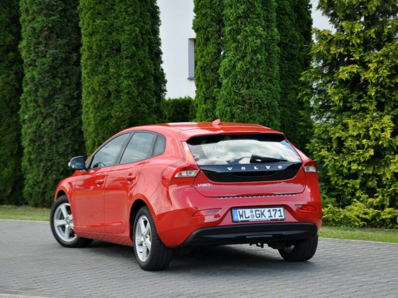 Volvo V40 1.6d(115KM)*Lift*Xenon*Led*Virtual*Kamera*Parkt Asista*Alu16"ASO FULL II (2012-)