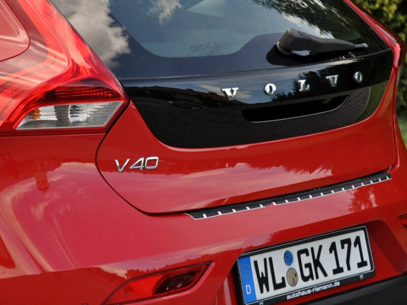 Volvo V40 1.6d(115KM)*Lift*Xenon*Led*Virtual*Kamera*Parkt Asista*Alu16"ASO FULL II (2012-)