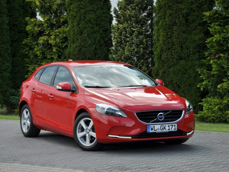 Volvo V40 1.6d(115KM)*Lift*Xenon*Led*Virtual*Kamera*Parkt Asista*Alu16"ASO FULL II (2012-)
