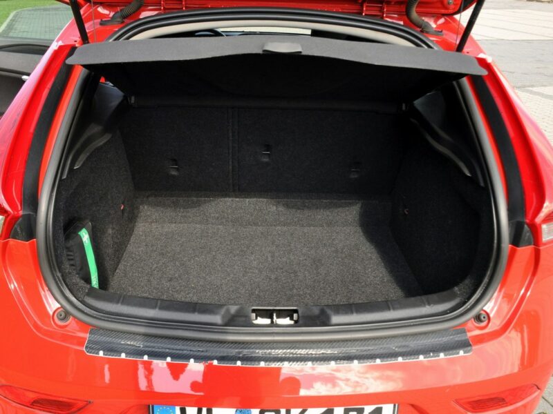 Volvo V40 1.6d(115KM)*Lift*Xenon*Led*Virtual*Kamera*Parkt Asista*Alu16"ASO FULL II (2012-)