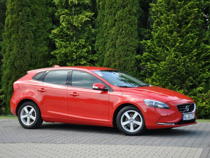 Volvo V40 1.6d(115KM)*Lift*Xenon*Led*Virtual*Kamera*Parkt Asista*Alu16"ASO FULL II (2012-)
