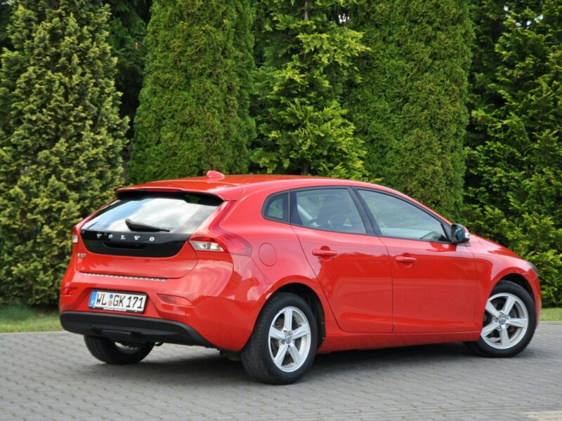 Volvo V40 1.6d(115KM)*Lift*Xenon*Led*Virtual*Kamera*Parkt Asista*Alu16"ASO FULL II (2012-)