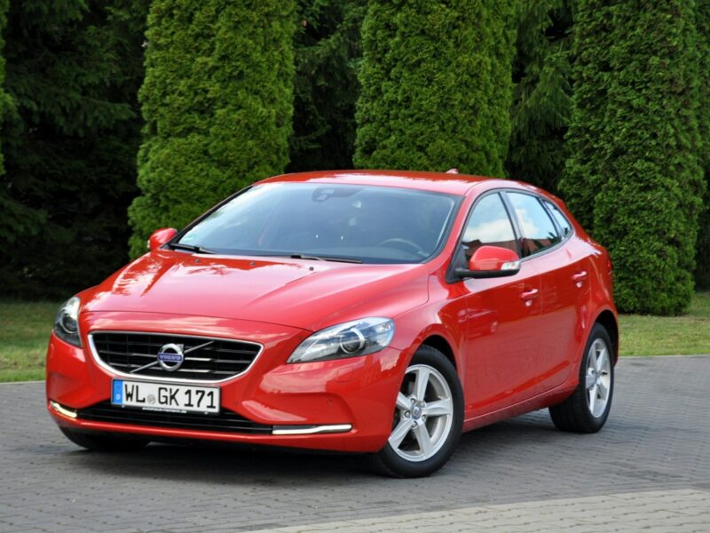 Volvo V40 1.6d(115KM)*Lift*Xenon*Led*Virtual*Kamera*Parkt Asista*Alu16"ASO FULL II (2012-)