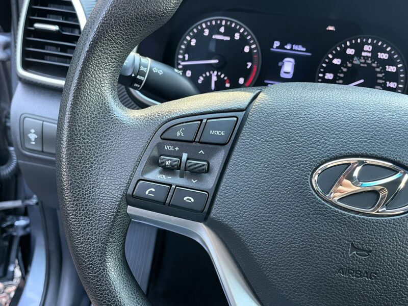 Hyundai Tucson LED, Klimatyzacja, Nawigacja, Tempomat, Asystent Pasa, CarPlay, 4x4 III (2015-2020)