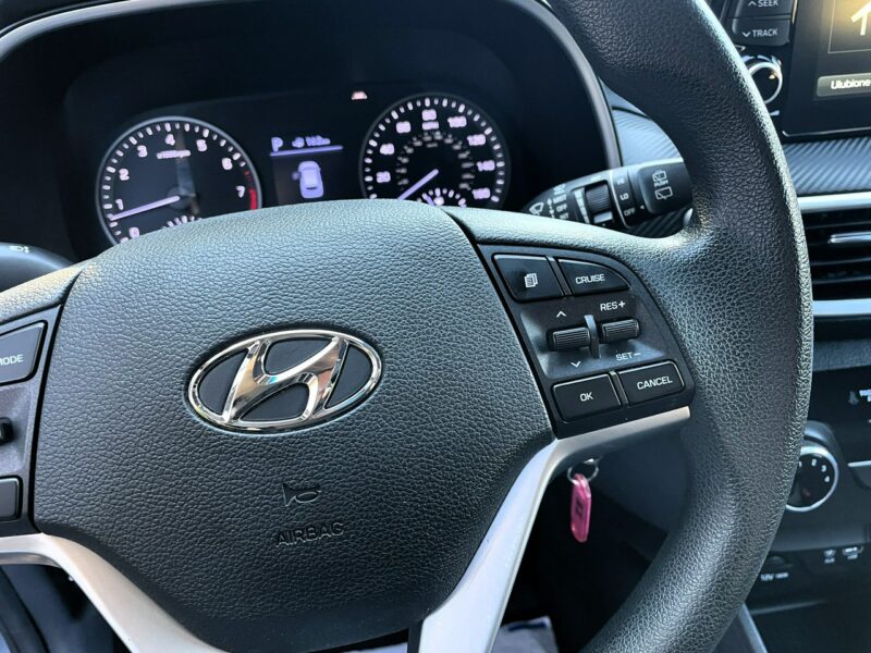 Hyundai Tucson LED, Klimatyzacja, Nawigacja, Tempomat, Asystent Pasa, CarPlay, 4x4 III (2015-2020)