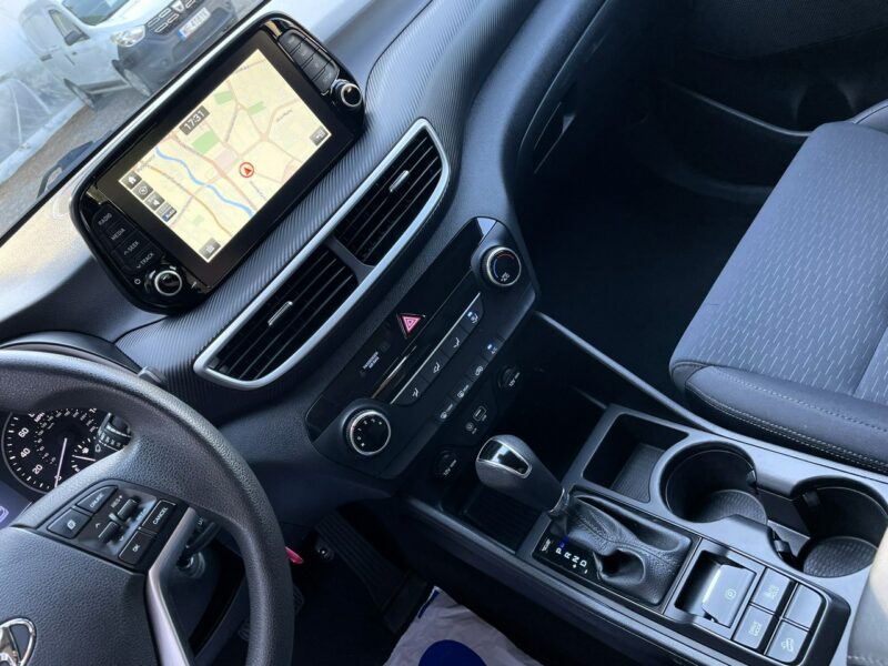 Hyundai Tucson LED, Klimatyzacja, Nawigacja, Tempomat, Asystent Pasa, CarPlay, 4x4 III (2015-2020)
