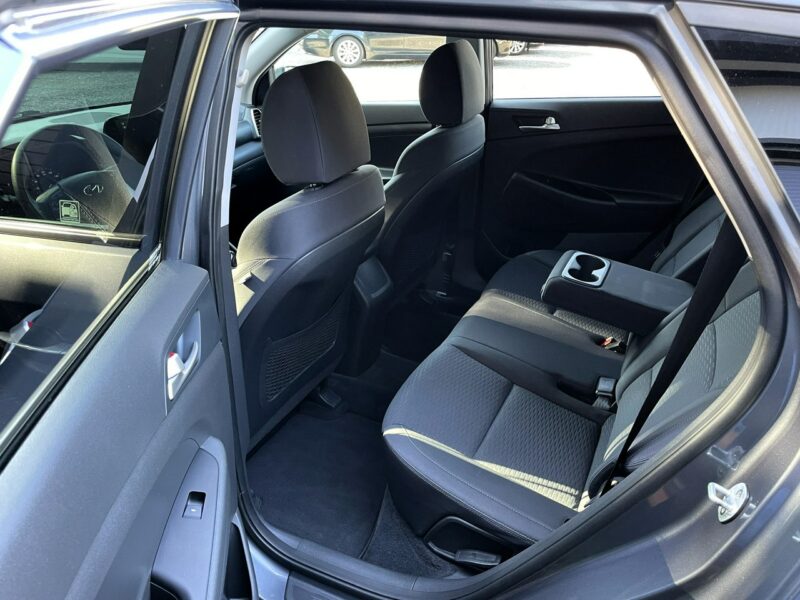 Hyundai Tucson LED, Klimatyzacja, Nawigacja, Tempomat, Asystent Pasa, CarPlay, 4x4 III (2015-2020)