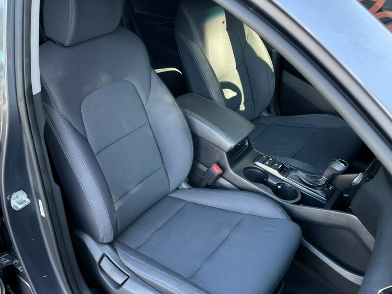 Hyundai Tucson LED, Klimatyzacja, Nawigacja, Tempomat, Asystent Pasa, CarPlay, 4x4 III (2015-2020)