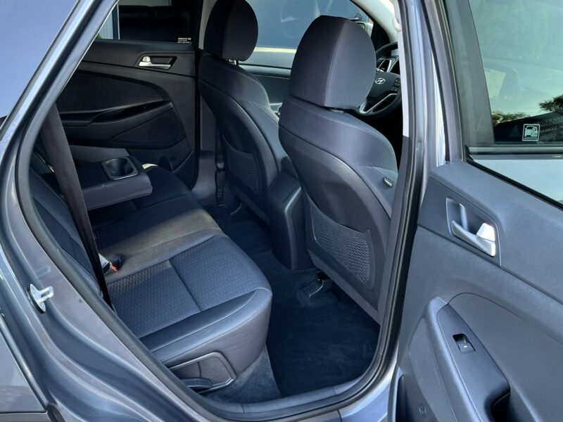Hyundai Tucson LED, Klimatyzacja, Nawigacja, Tempomat, Asystent Pasa, CarPlay, 4x4 III (2015-2020)