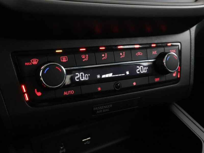 Seat Ibiza full LED klima auto grzane fotele czujniki parkowania V (2017-)