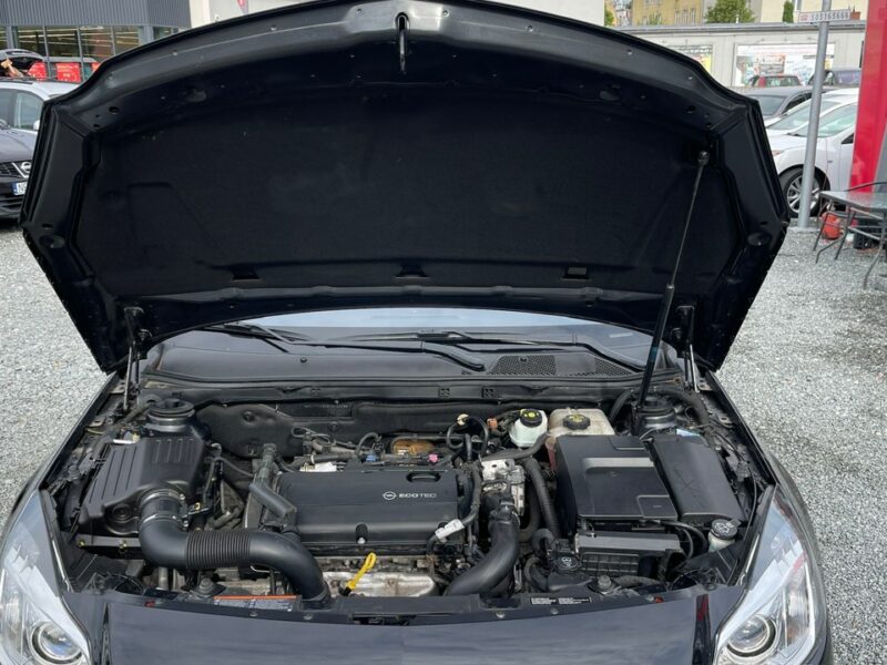 Opel Insignia 1.6 Benzyna Moc 180KM Bogato Wyposażony Zarejestrowany Ubezpieczony A (2008-2017)