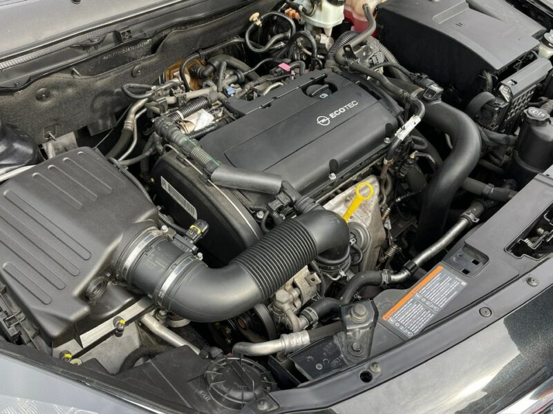 Opel Insignia 1.6 Benzyna Moc 180KM Bogato Wyposażony Zarejestrowany Ubezpieczony A (2008-2017)