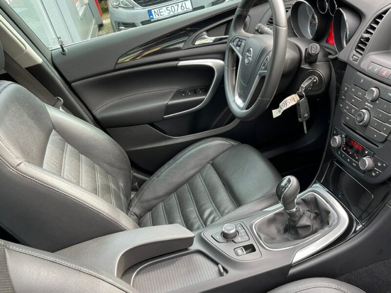 Opel Insignia 1.6 Benzyna Moc 180KM Bogato Wyposażony Zarejestrowany Ubezpieczony A (2008-2017)