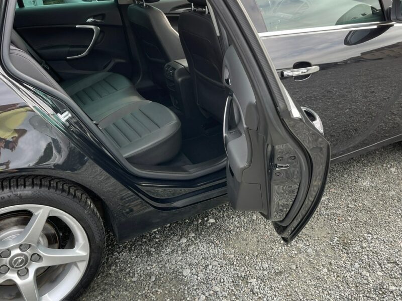 Opel Insignia 1.6 Benzyna Moc 180KM Bogato Wyposażony Zarejestrowany Ubezpieczony A (2008-2017)