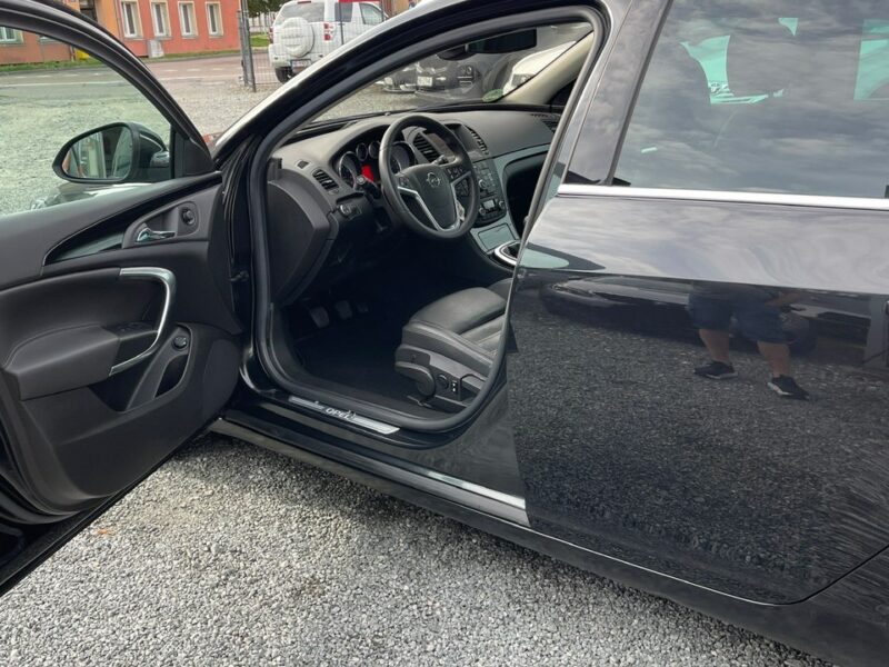 Opel Insignia 1.6 Benzyna Moc 180KM Bogato Wyposażony Zarejestrowany Ubezpieczony A (2008-2017)