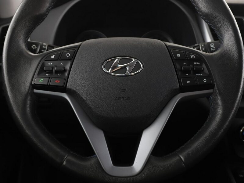Hyundai Tucson navi klima auto grzane fotele i kierownica navi kamera i czujniki park III (2015-2020)