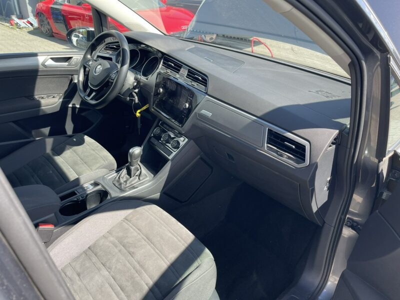Volkswagen Touran Automat Klimatronik Podgrzewanie Kamera 7osobowy III (2015-)