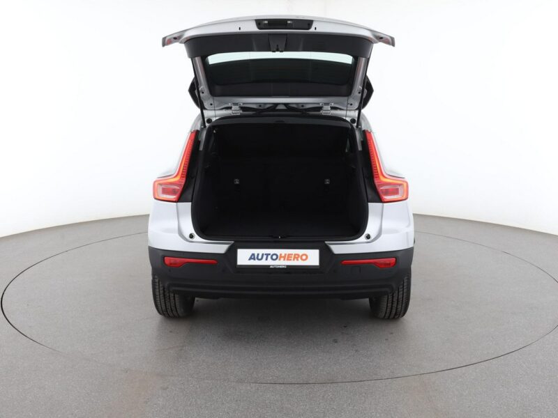 Volvo XC 40 FV23% automat 4x4 PDC navi klima-auto tempomat