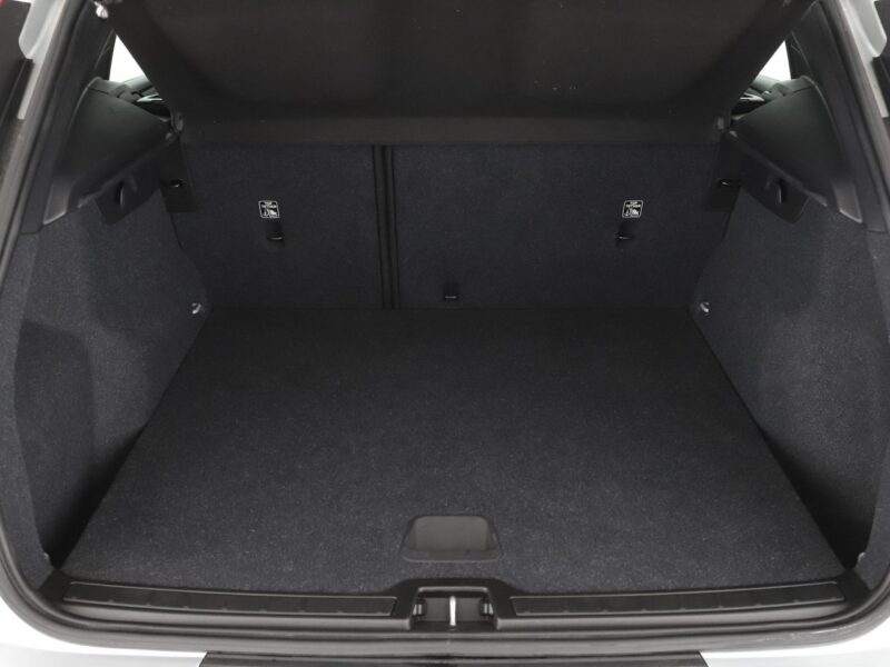 Volvo XC 40 FV23% automat 4x4 PDC navi klima-auto tempomat