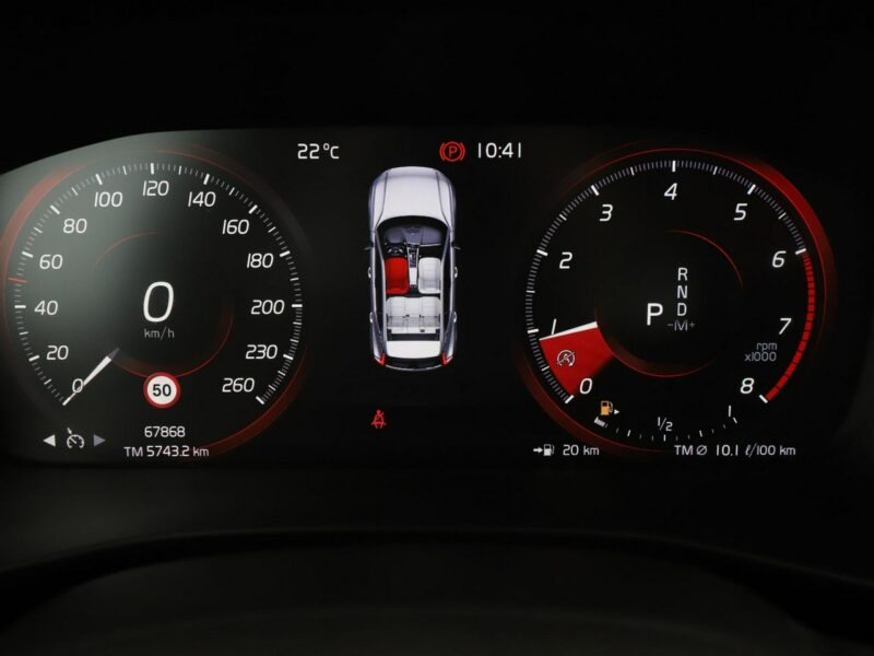 Volvo XC 40 FV23% automat 4x4 PDC navi klima-auto tempomat