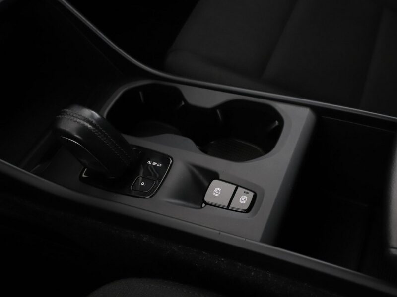Volvo XC 40 FV23% automat 4x4 PDC navi klima-auto tempomat