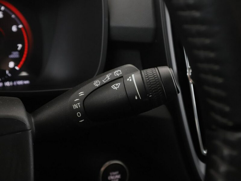 Volvo XC 40 FV23% automat 4x4 PDC navi klima-auto tempomat