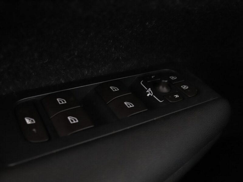 Volvo XC 40 FV23% automat 4x4 PDC navi klima-auto tempomat