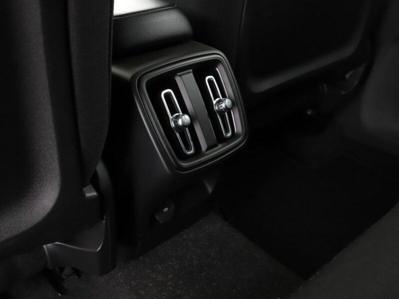 Volvo XC 40 FV23% automat 4x4 PDC navi klima-auto tempomat