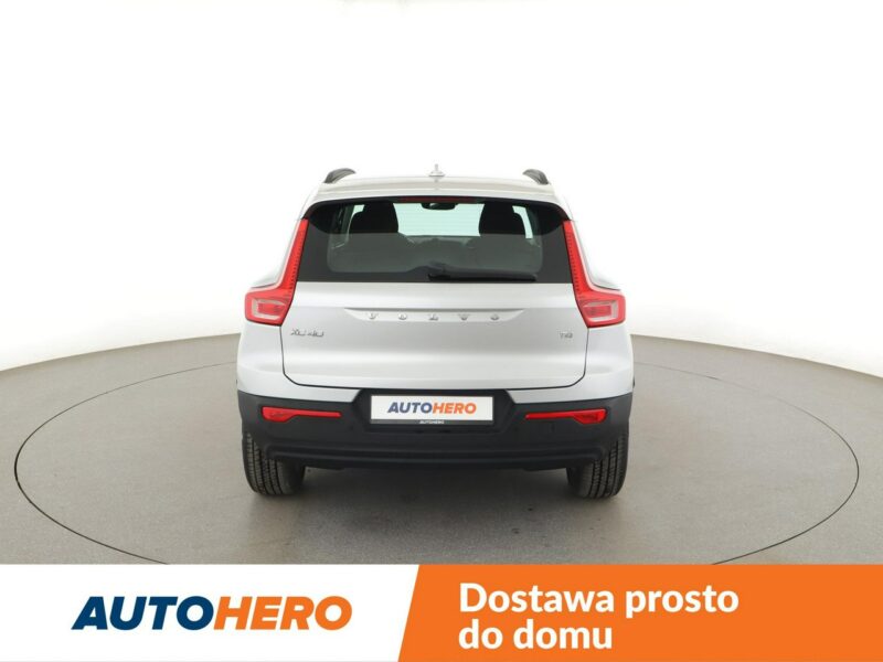 Volvo XC 40 FV23% automat 4x4 PDC navi klima-auto tempomat
