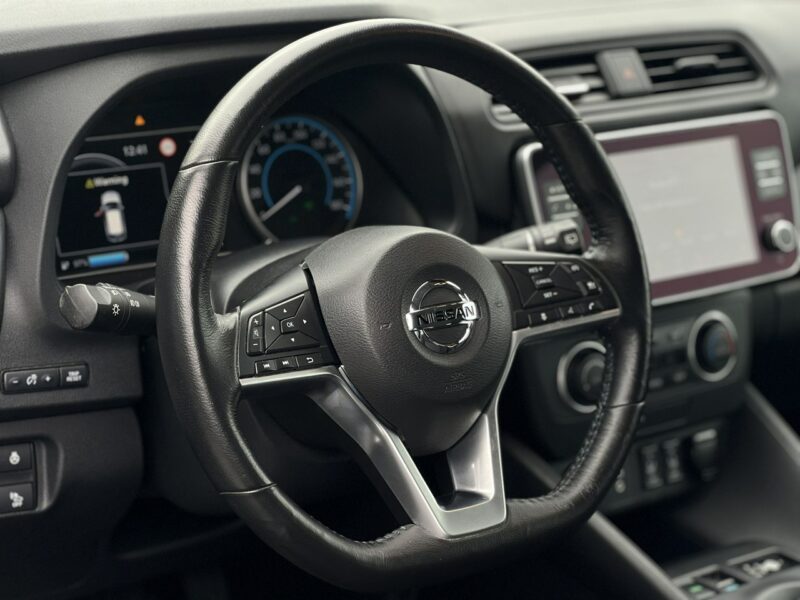 Nissan Leaf Salon Polska Poleasingowy I właściciel Serwis ASO VAT 23% Bezwypadkowy