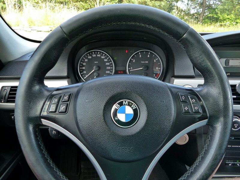 BMW 320 320i*Climatronic*Alu*Navi*Panorama*P.Elektryka*Skóry*2xKoła*Super Stan E90E91E92E93(2005-2012)