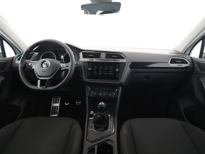 Volkswagen Tiguan navi klima auto kamera i czujniki parkowania II (2016-2024)