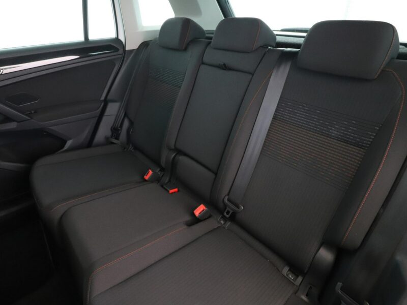 Volkswagen Tiguan navi klima auto kamera i czujniki parkowania II (2016-2024)