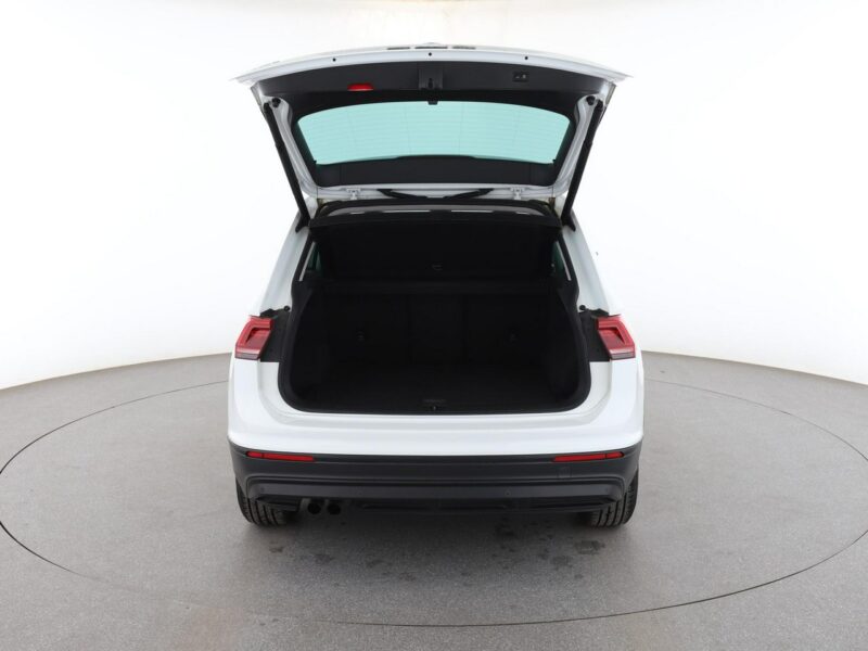 Volkswagen Tiguan navi klima auto kamera i czujniki parkowania II (2016-2024)