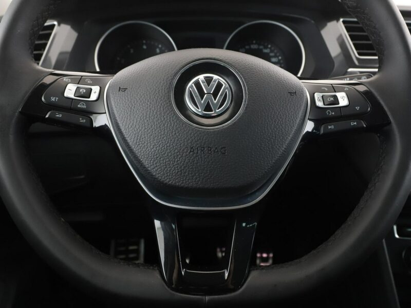 Volkswagen Tiguan navi klima auto kamera i czujniki parkowania II (2016-2024)